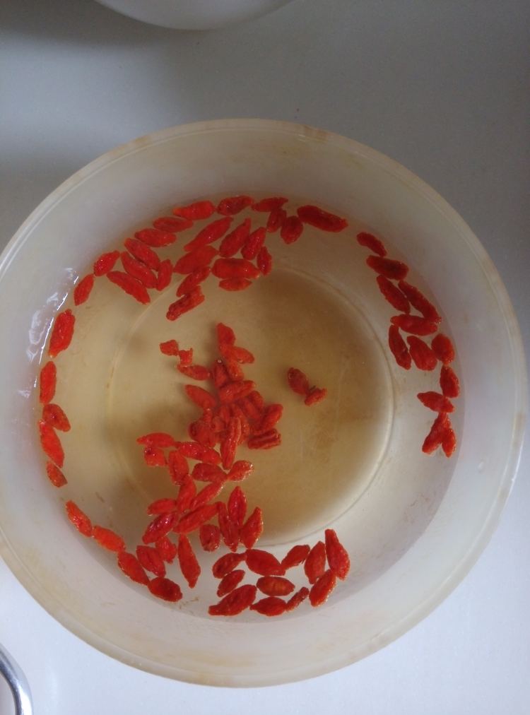 山药香菇炖鸡汤步骤3