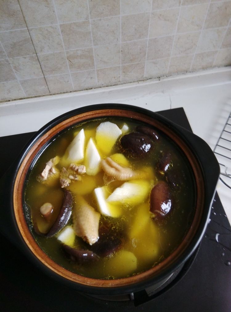 山药香菇炖鸡汤步骤8