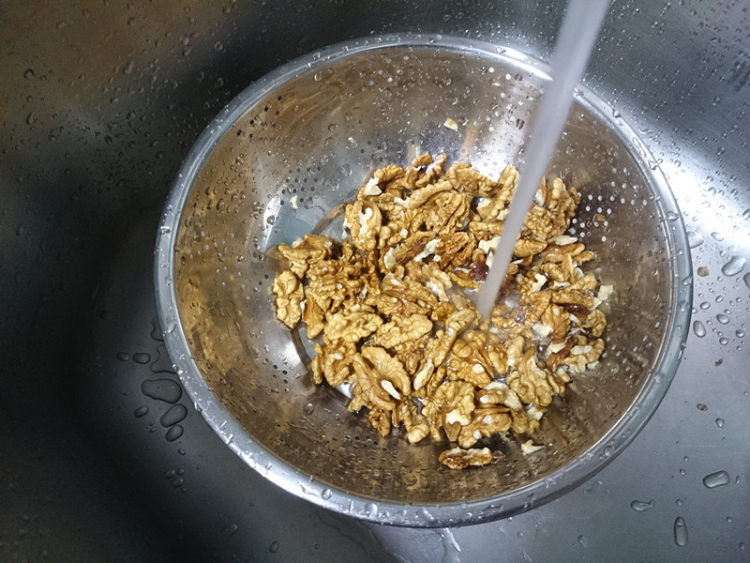 自制核桃酱步骤2
