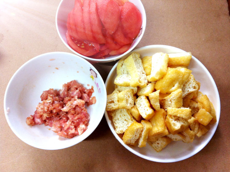 茄汁豆腐泡步骤2