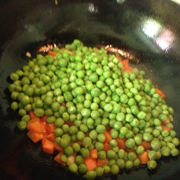 豌豆肉丁步骤9