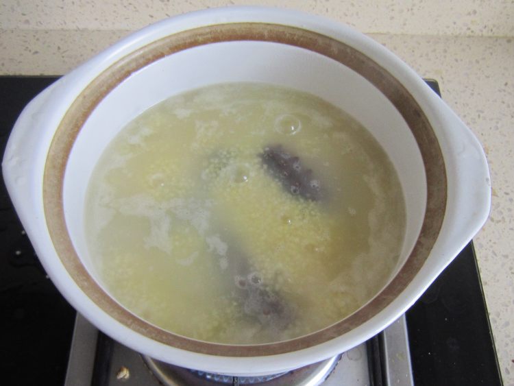小米海参粥步骤15