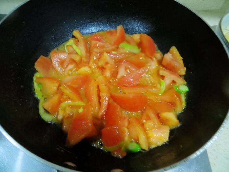 西红柿拌胡萝卜汁面步骤12