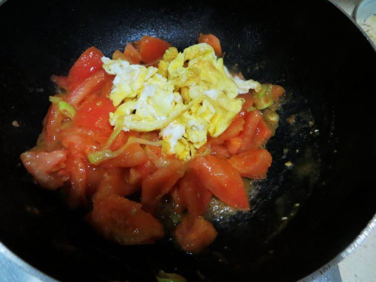 西红柿拌胡萝卜汁面步骤14
