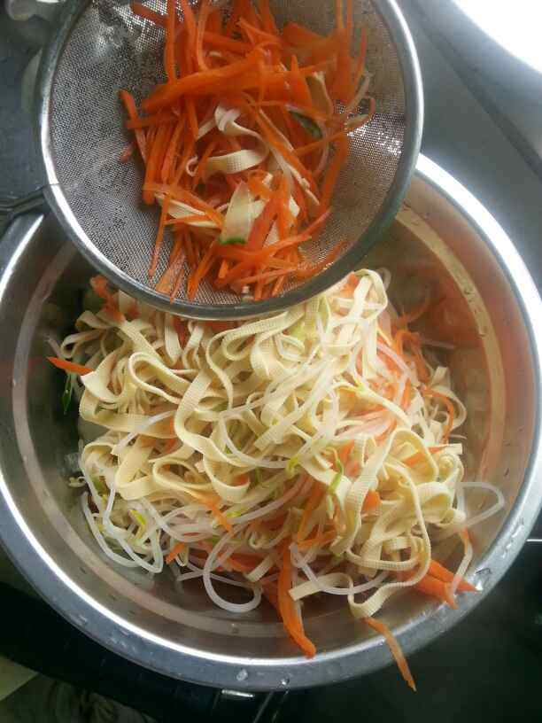 杂拌豆皮步骤4