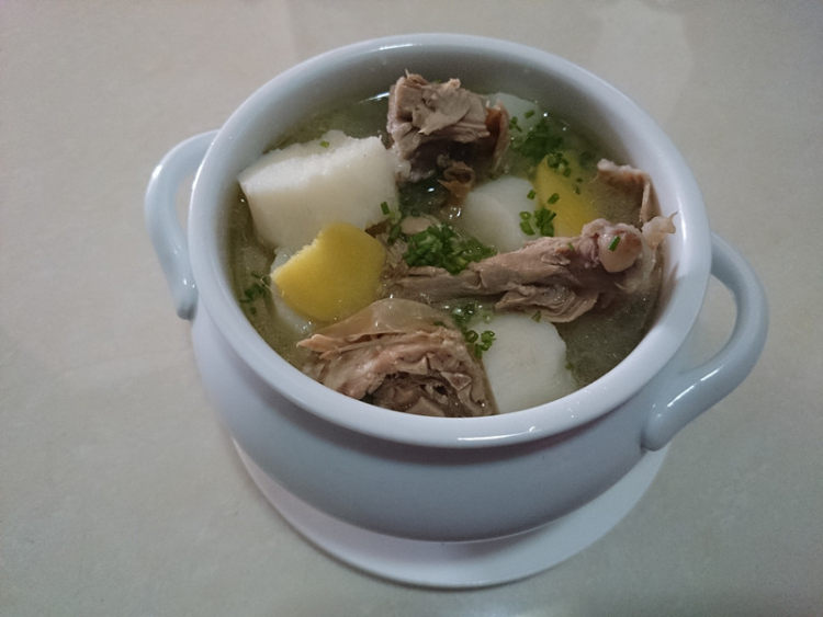 鸭架山药汤步骤7