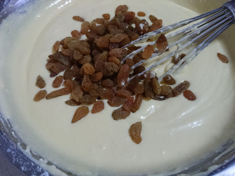 葡萄干轻乳酪蛋糕步骤5