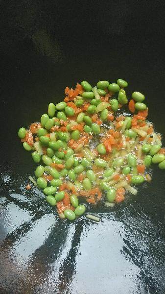 彩豆虾仁步骤7
