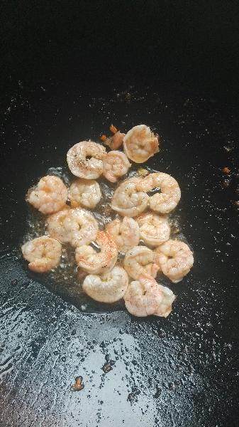 彩豆虾仁步骤6