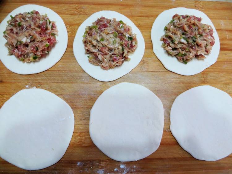 金针菇猪肉馅饼步骤20