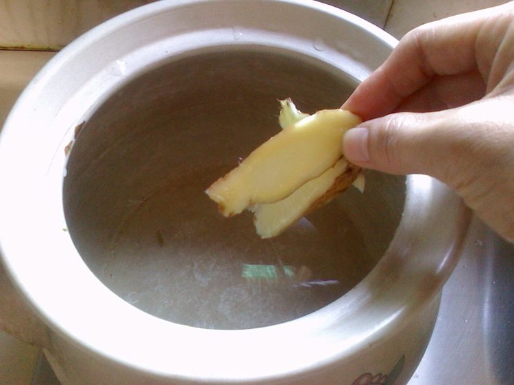 黑豆鲫鱼粥步骤4