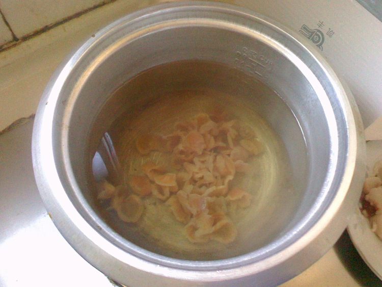 桂圆瘦肉汤步骤4
