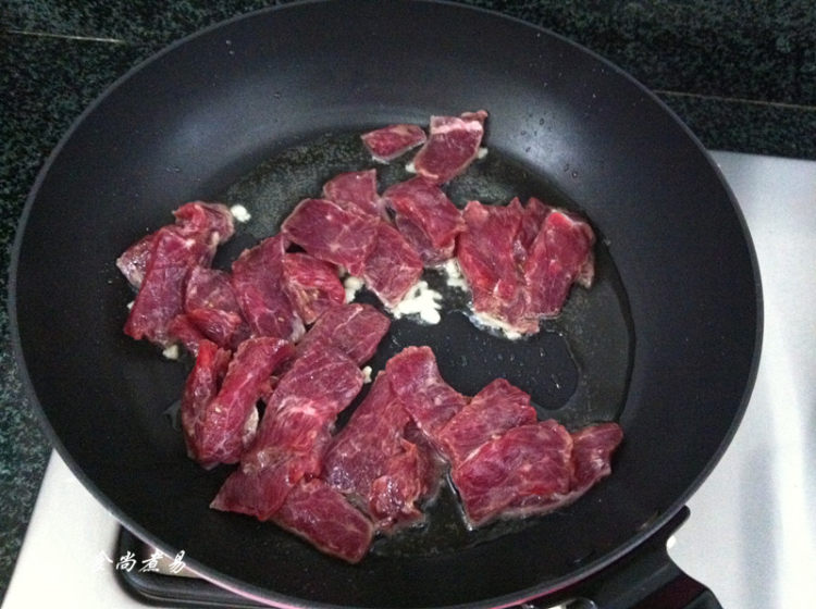 莴笋炒牛肉步骤8