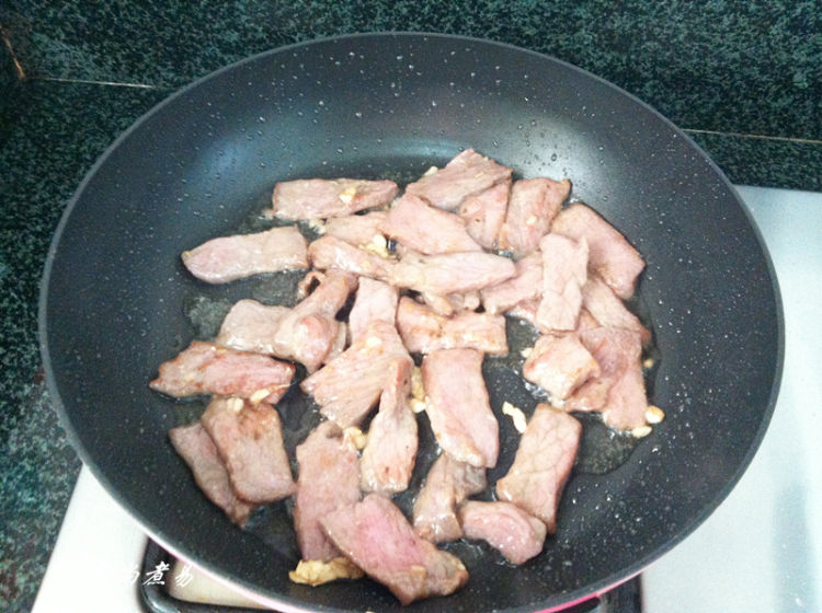莴笋炒牛肉步骤9