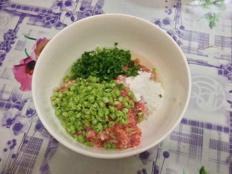 丝瓜木耳黄花肉丸汤步骤3