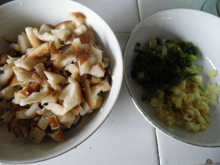 香辣肉末烧豆腐步骤2