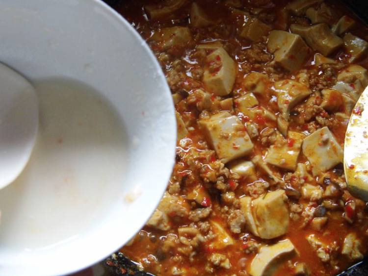香辣肉末烧豆腐步骤12