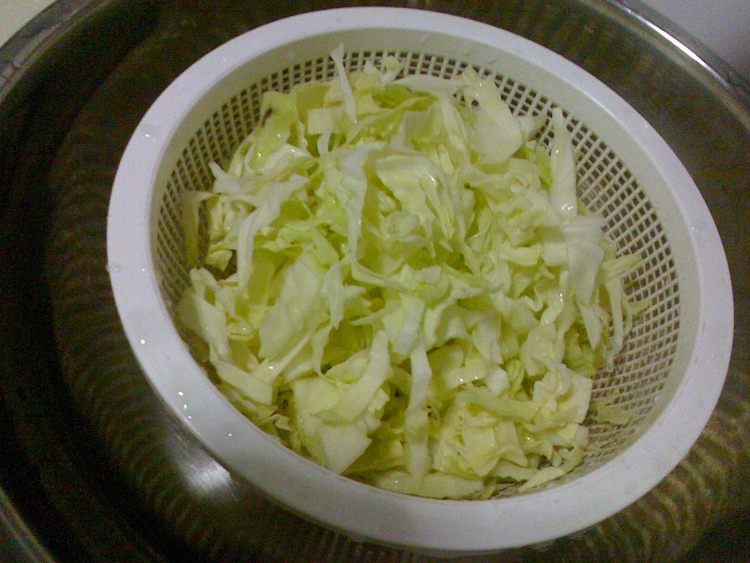 卷心菜炒粉丝步骤3