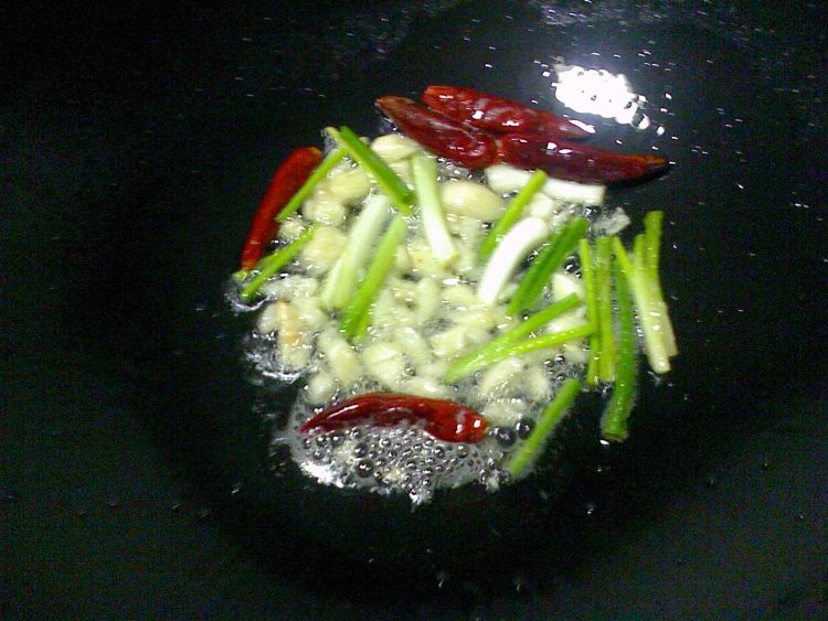 卷心菜炒粉丝步骤5