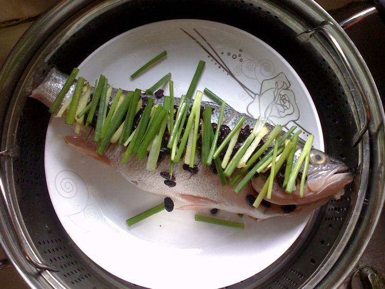 豆豉蒸鱼步骤7