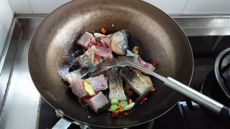 酸菜鱼汤步骤7