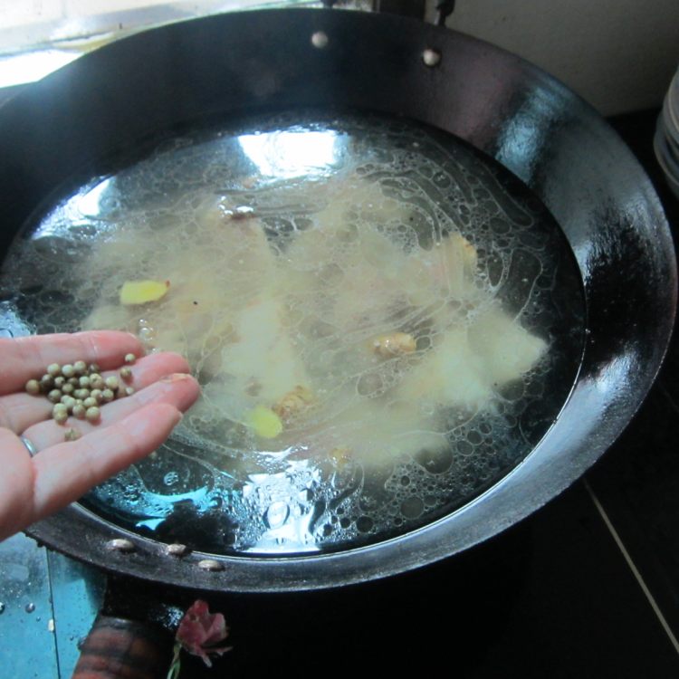 胖头鱼煮粉丝步骤8
