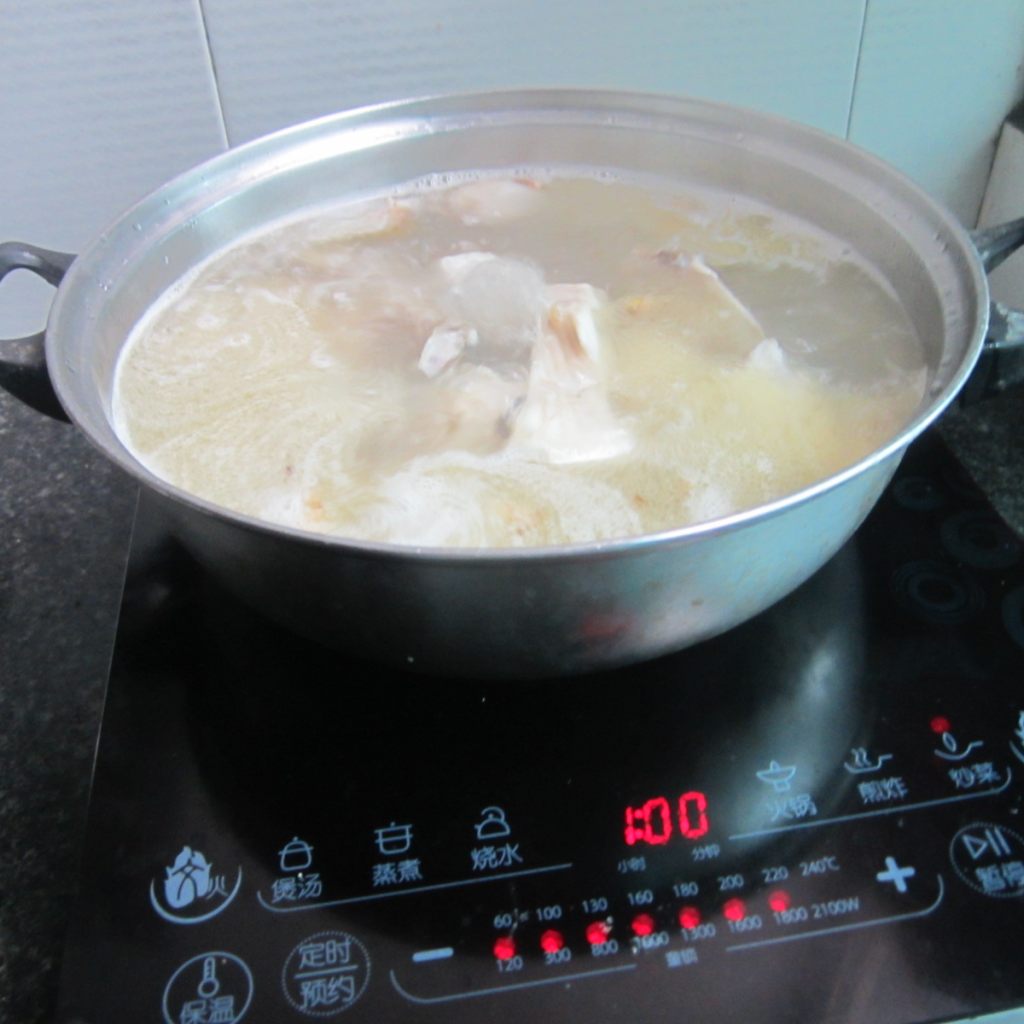 胖头鱼煮粉丝步骤10