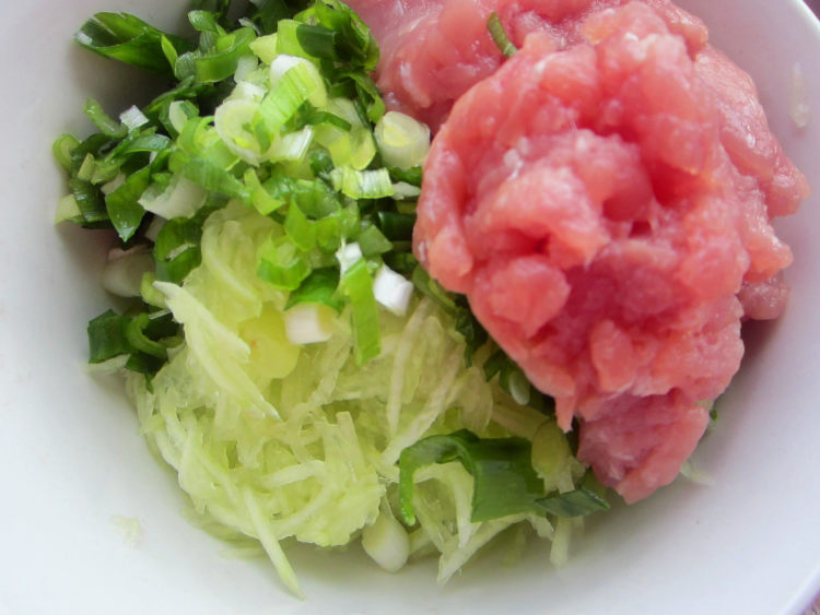 西瓜皮里脊饺子步骤4