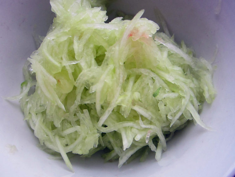 西瓜皮里脊饺子步骤3