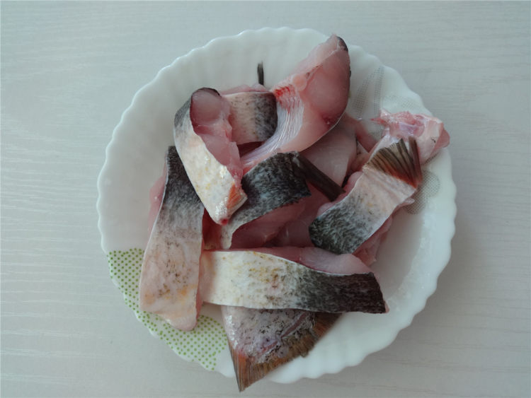 煎烧鱼块步骤1