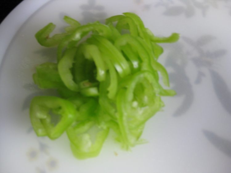 蒜黄炒肉步骤3