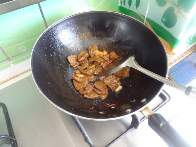 青椒土豆木耳炒猪肝步骤11