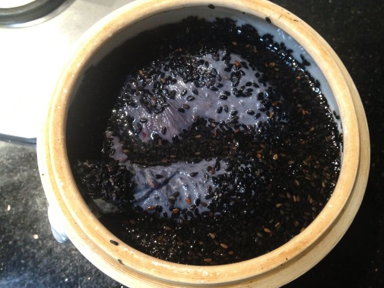 黑芝麻乌鸡汤步骤3