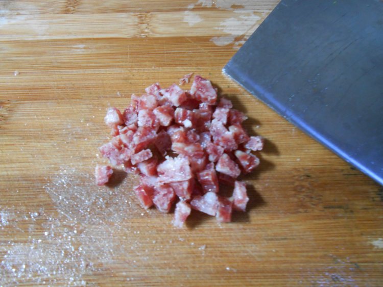 腊肠粒蒸肉饼步骤2