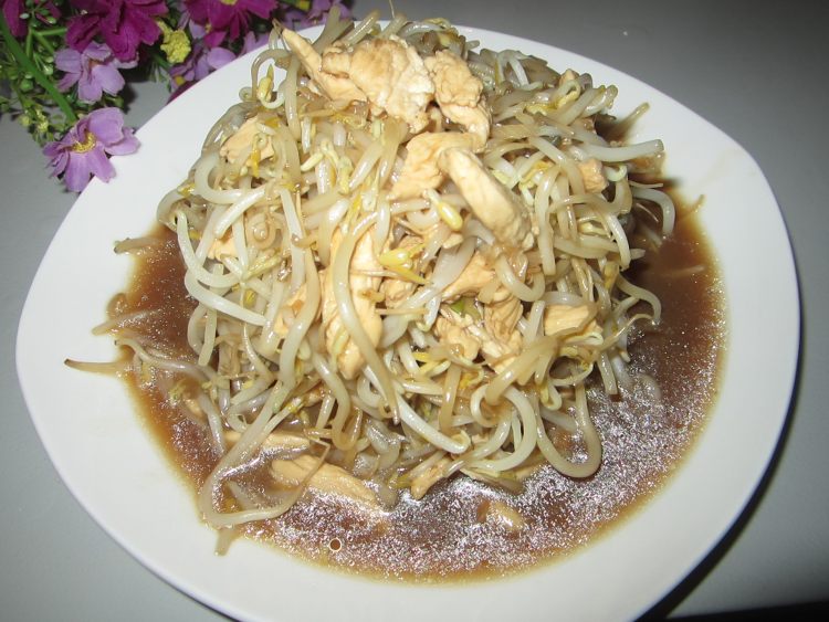 银芽炒鸡丝步骤10
