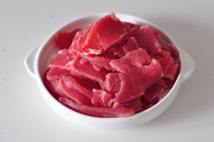 茄汁牛肉片步骤2