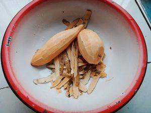 牛奶红薯羹步骤1