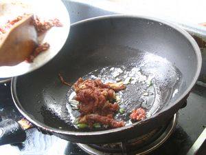 瘦肉炒红椒步骤3