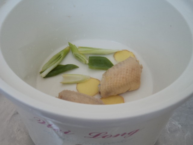 鸡汤豆腐小白菜步骤2
