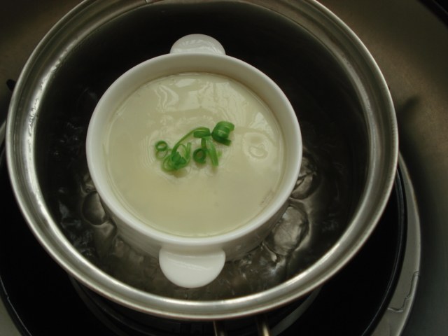 鲜藕蛋羹步骤9