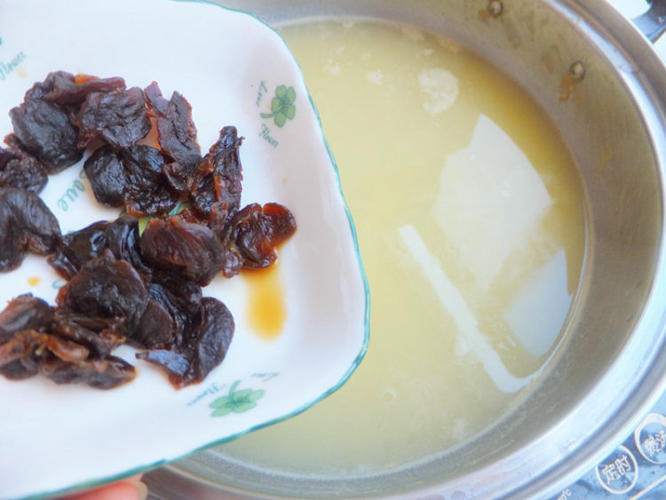 小米桂圆粥步骤5