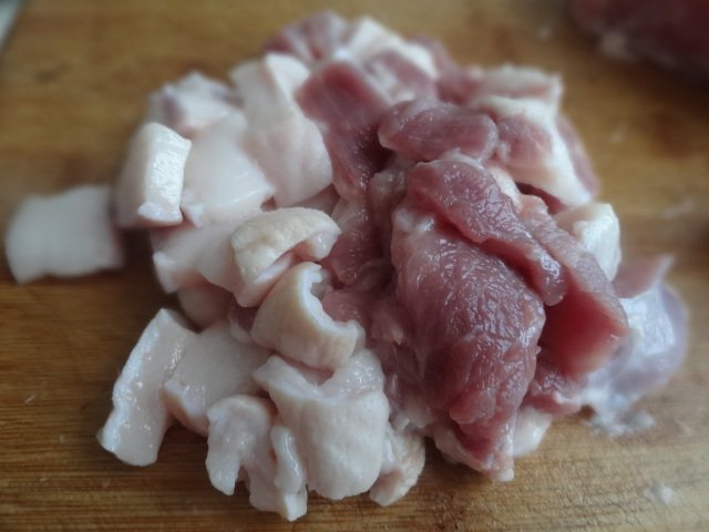 茶树菇烧肉步骤3