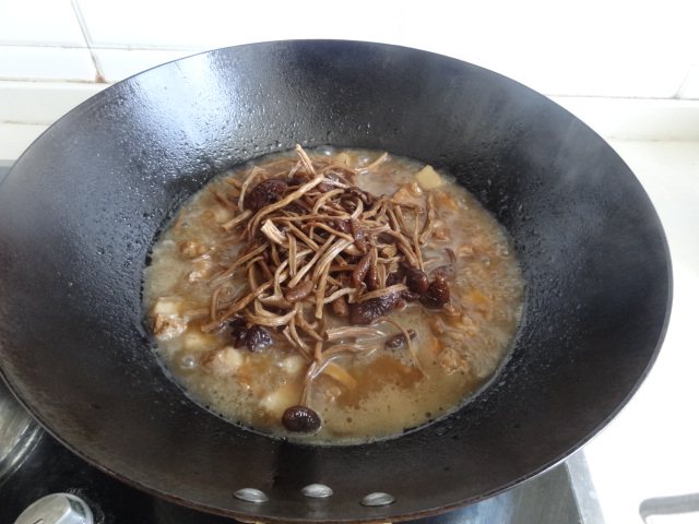 茶树菇烧肉步骤9