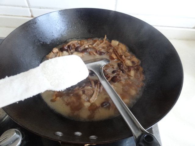 茶树菇烧肉步骤11