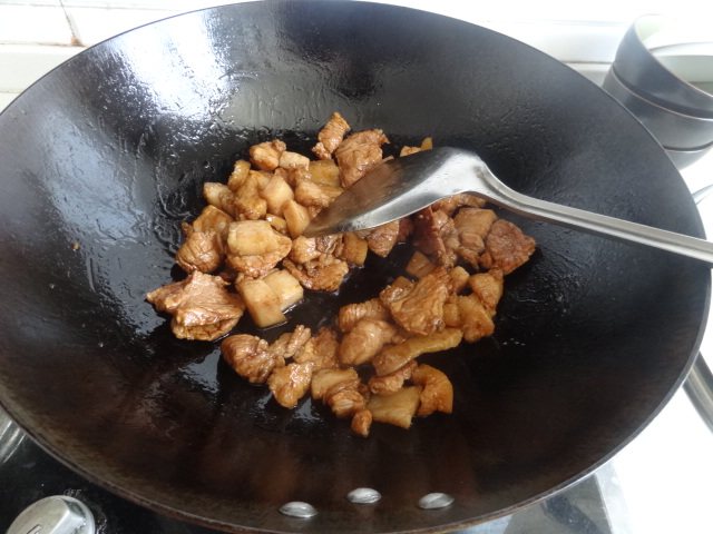 茶树菇烧肉步骤6