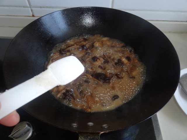 茶树菇烧肉步骤12