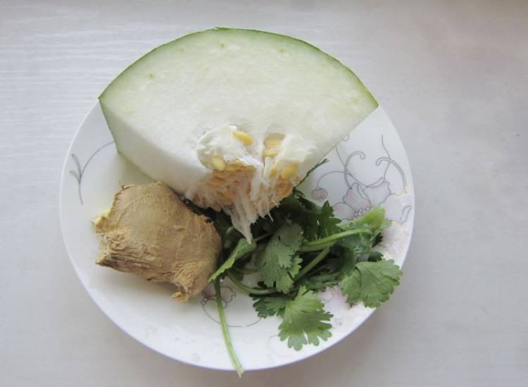 鲤鱼头炖冬瓜步骤1