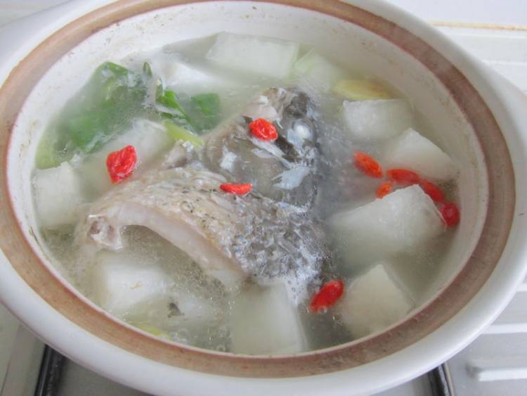 鲤鱼头炖冬瓜步骤11