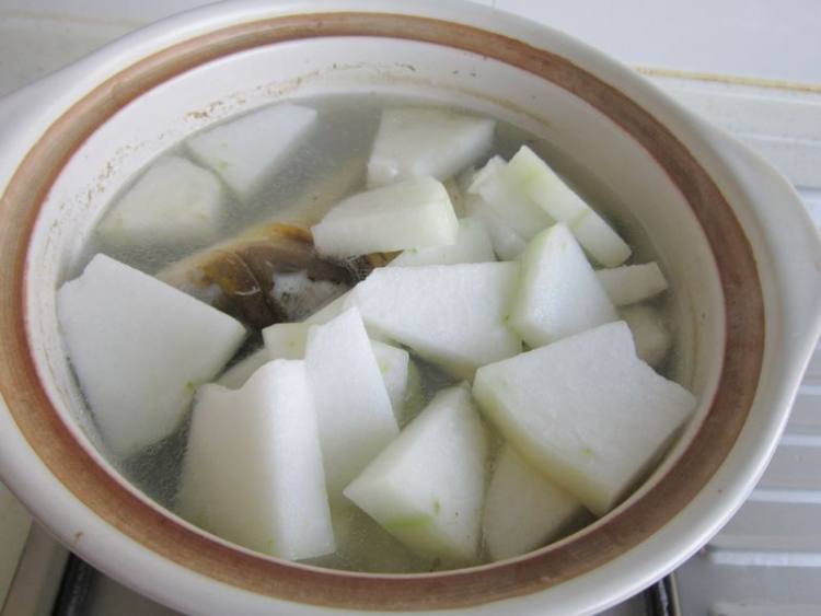 鲤鱼头炖冬瓜步骤8