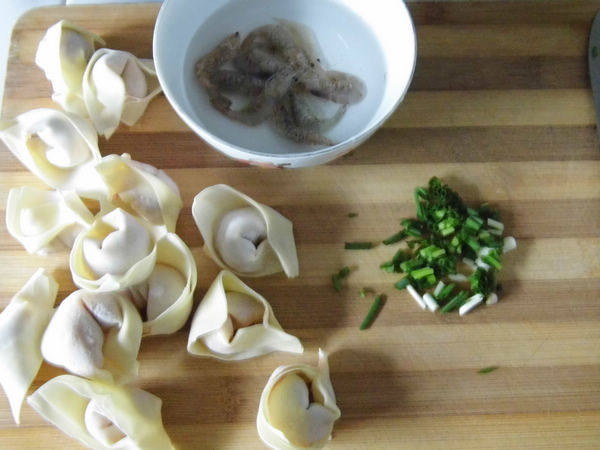 虾肉小馄饨步骤2